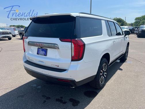 White Frost Tri-Coat 2022 GMC Yukon XL AT4