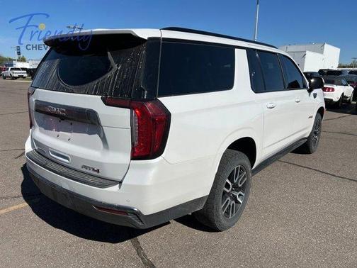 White Frost Tri-Coat 2022 GMC Yukon XL AT4
