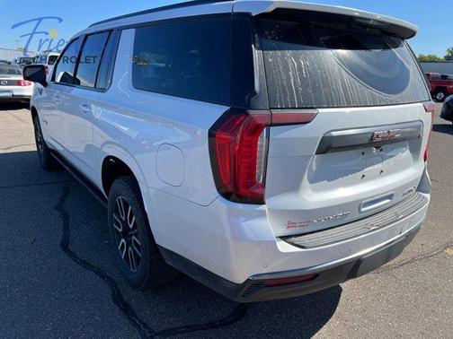 White Frost Tri-Coat 2022 GMC Yukon XL AT4