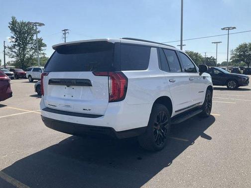 2023 GMC Yukon SLT