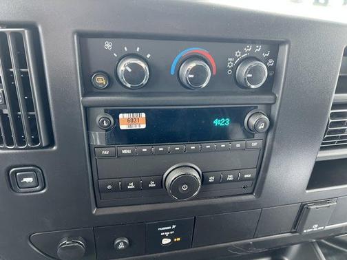 Summit White 2026 Chevrolet Express 3500 Work Van