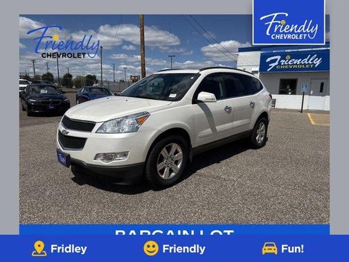 White Diamond Clearcoat 2011 Chevrolet Traverse 2LT
