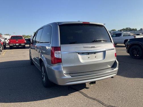2015 Chrysler Town & Country S