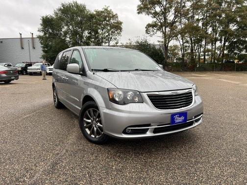 2015 Chrysler Town & Country S