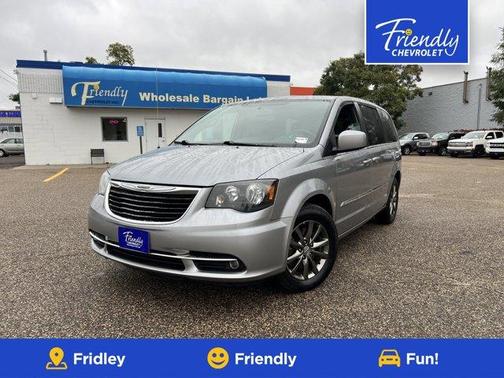 2015 Chrysler Town & Country S
