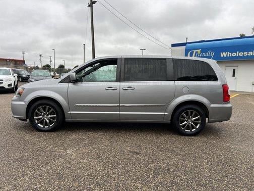 2015 Chrysler Town & Country S