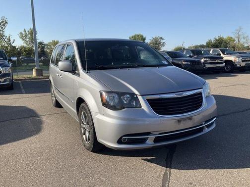 2015 Chrysler Town & Country S