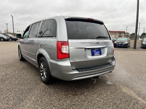 2015 Chrysler Town & Country S