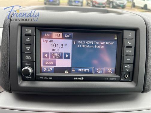 Deep Claret Metallic 2014 Volkswagen Routan SE w/RSE & Navigation