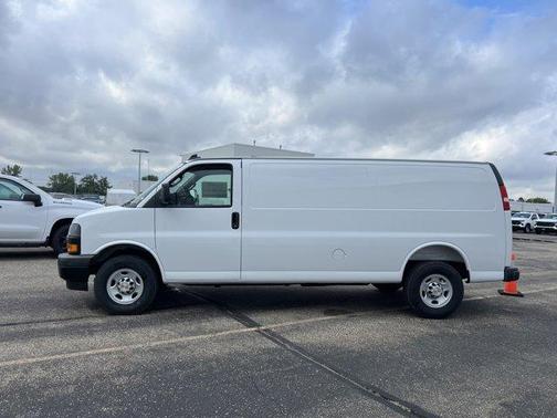 2025 Chevrolet Express 3500 Work Van