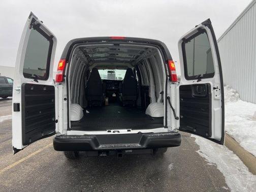 2025 Chevrolet Express 3500 Work Van