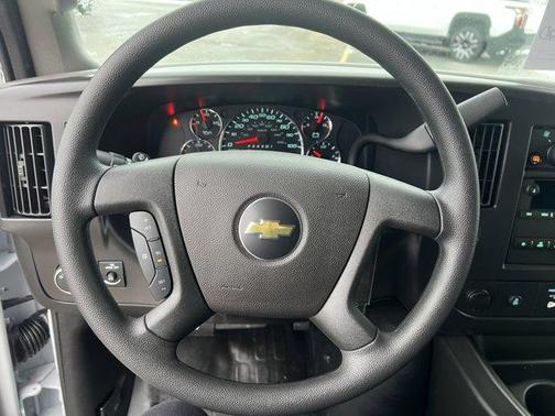 2025 Chevrolet Express 3500 Work Van