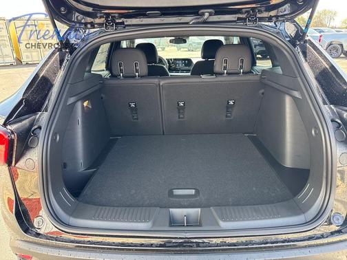 Mosaic Black Metallic 2026 Chevrolet Trax 1RS