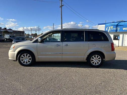 2012 Chrysler Town & Country Touring-L