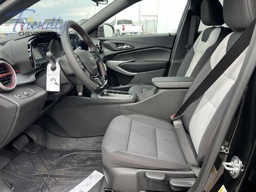 Mosaic Black Metallic 2026 Chevrolet Trax 1RS