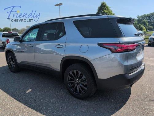 Sterling Gray Metallic 2023 Chevrolet Traverse RS