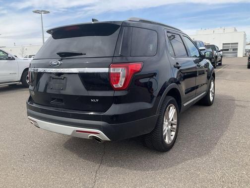 Black 2017 Ford Explorer XLT