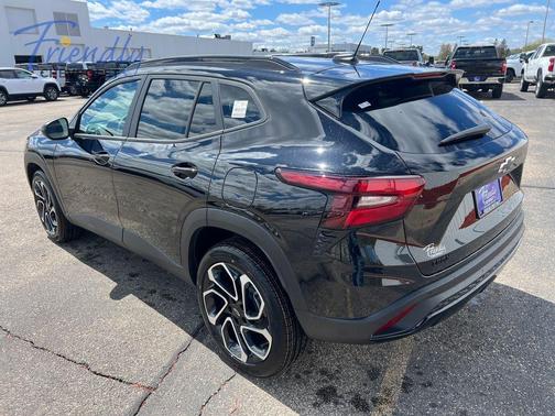 Mosaic Black Metallic 2026 Chevrolet Trax 2RS