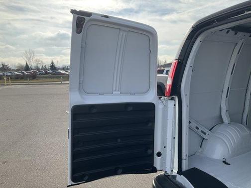 2025 Chevrolet Express 3500 Work Van