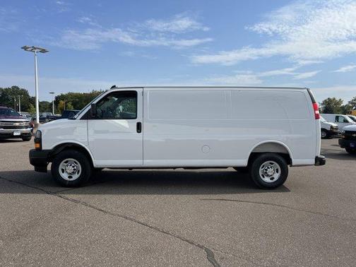 2025 Chevrolet Express 3500 Work Van