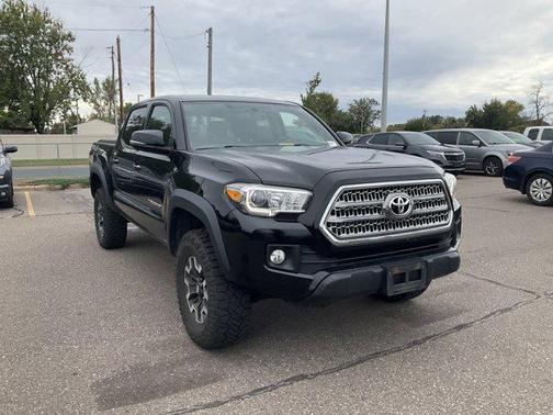 2016 Toyota Tacoma SR