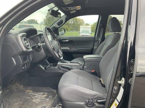 2016 Toyota Tacoma SR