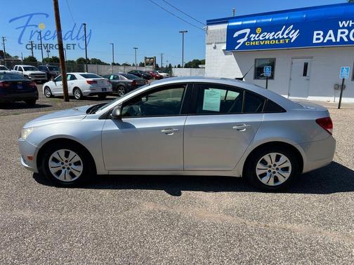 Silver Ice Metallic 2013 Chevrolet Cruze LS