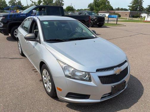 Silver Ice Metallic 2013 Chevrolet Cruze LS