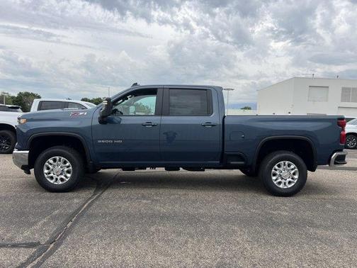 2025 Chevrolet Silverado 3500 LT