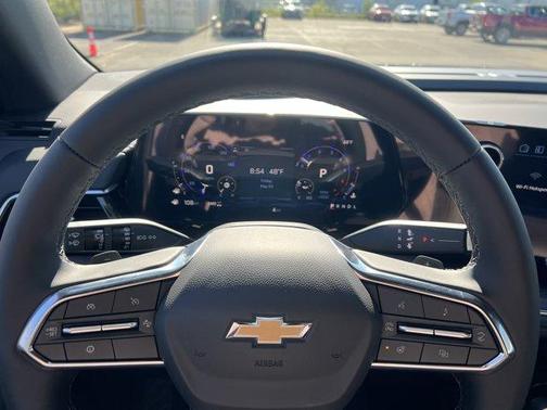 2025 Chevrolet Suburban LT