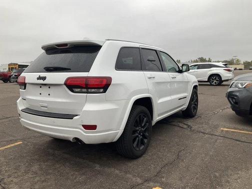 2017 Jeep Grand Cherokee Altitude