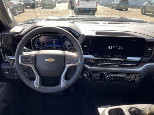 2025 Chevrolet Silverado 3500 LT
