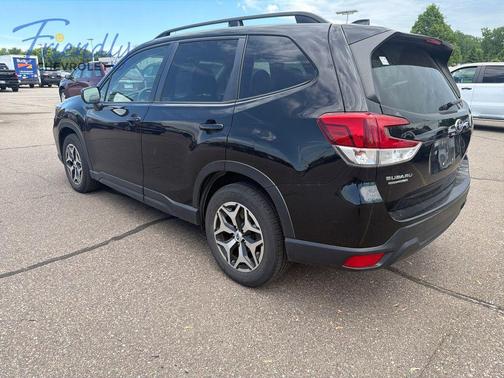Crystal Black Silica 2019 Subaru Forester Premium