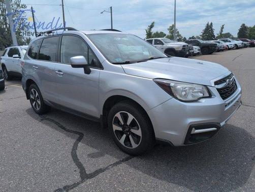 Ice Silver Metallic 2017 Subaru Forester 2.5i Premium