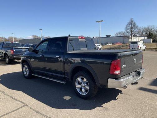 Brilliant Black Crystal Pearlcoat 2016 RAM 1500 Big Horn