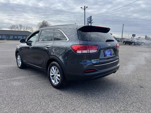 2018 Kia Sorento LX