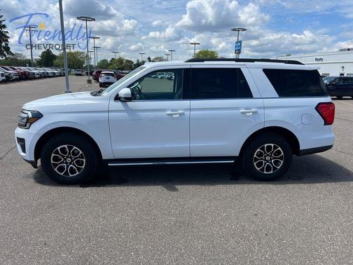 Oxford White 2022 Ford Expedition XLT