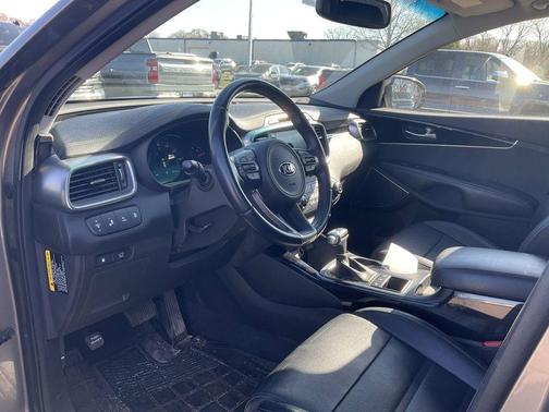Titanium Silver 2016 Kia Sorento SX