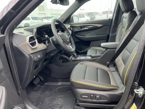 Mosaic Black Metallic 2026 Chevrolet Trailblazer ACTIV