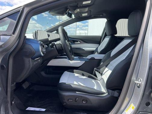 2025 Chevrolet Equinox EV LT 2
