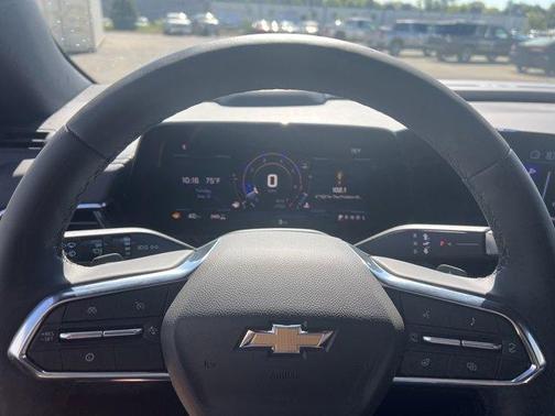 2025 Chevrolet Suburban LT