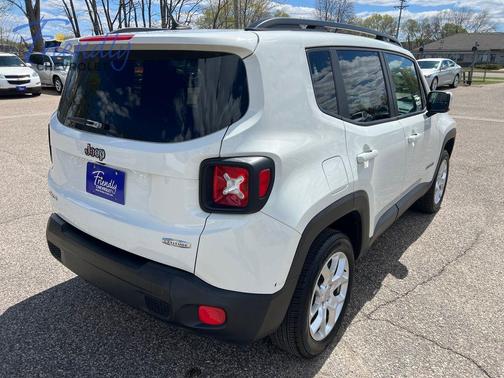 Alpine White 2017 Jeep Renegade Latitude