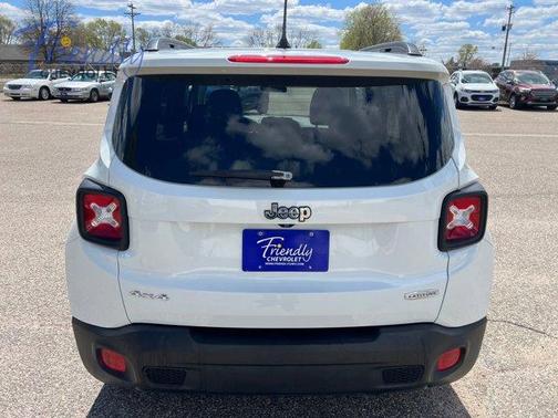 Alpine White 2017 Jeep Renegade Latitude