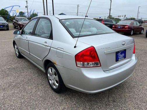 Bright Silver 2008 Kia Spectra LX