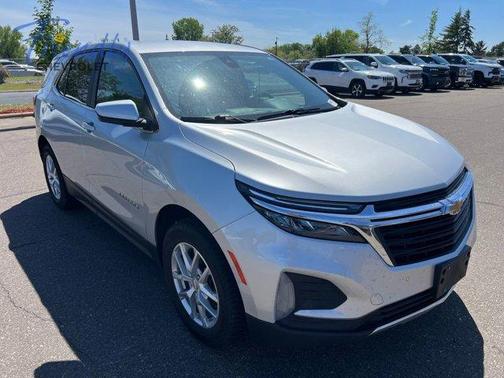 Silver Ice Metallic 2022 Chevrolet Equinox 2LT