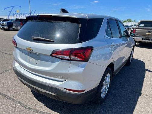 Silver Ice Metallic 2022 Chevrolet Equinox 2LT