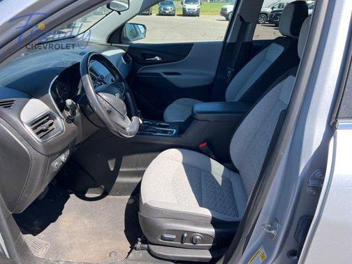Silver Ice Metallic 2022 Chevrolet Equinox 2LT