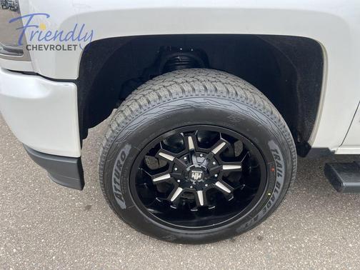 Iridescent Pearl Tricoat 2017 Chevrolet Silverado 1500 High Country