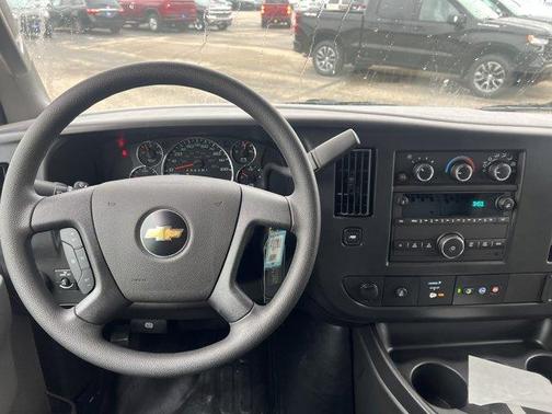 2025 Chevrolet Express 3500 Work Van