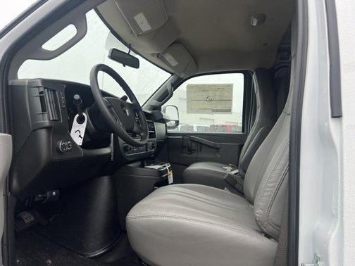 2025 Chevrolet Express 3500 Work Van